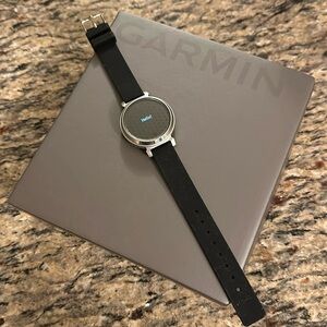 Garmin Lily 2 Smartwatch